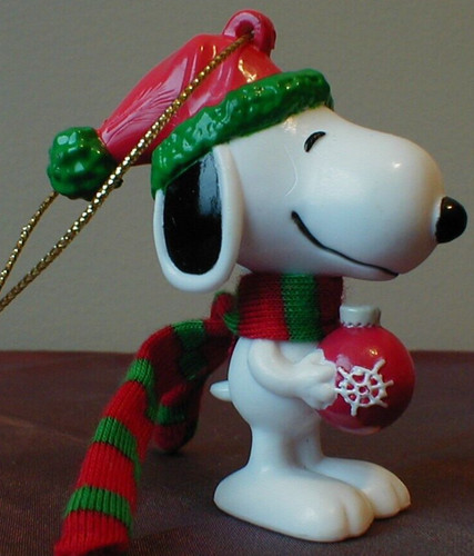 Snoopy peanuts christmas pvc - snoopy,